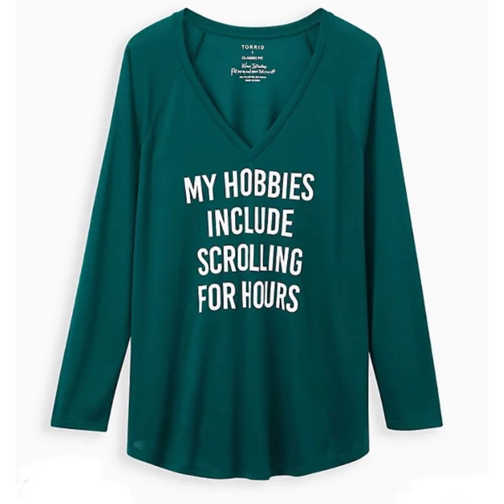 NEW! TORRID “Scrolling” Long Sleeve Raglan V-Neck Tee, Forest Green, NWT!